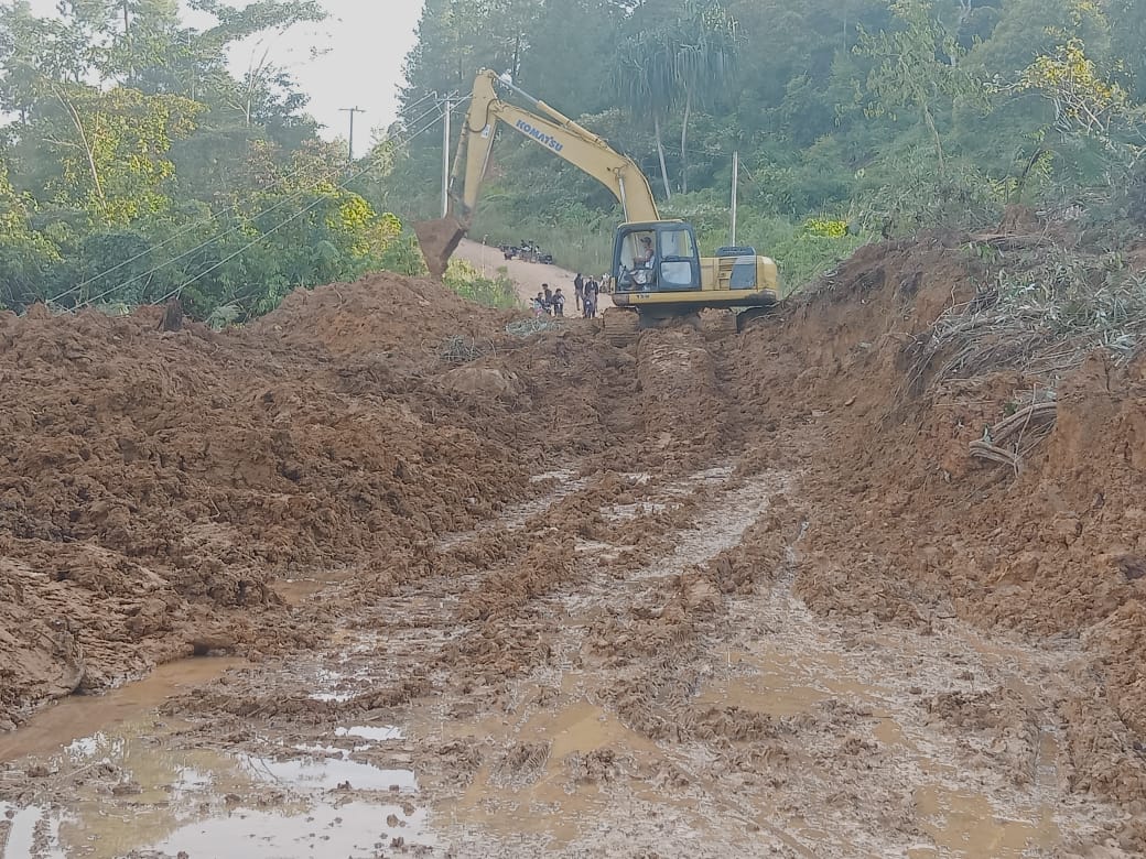 Pembersihan Longsor Gunung Salak Capai KM 31