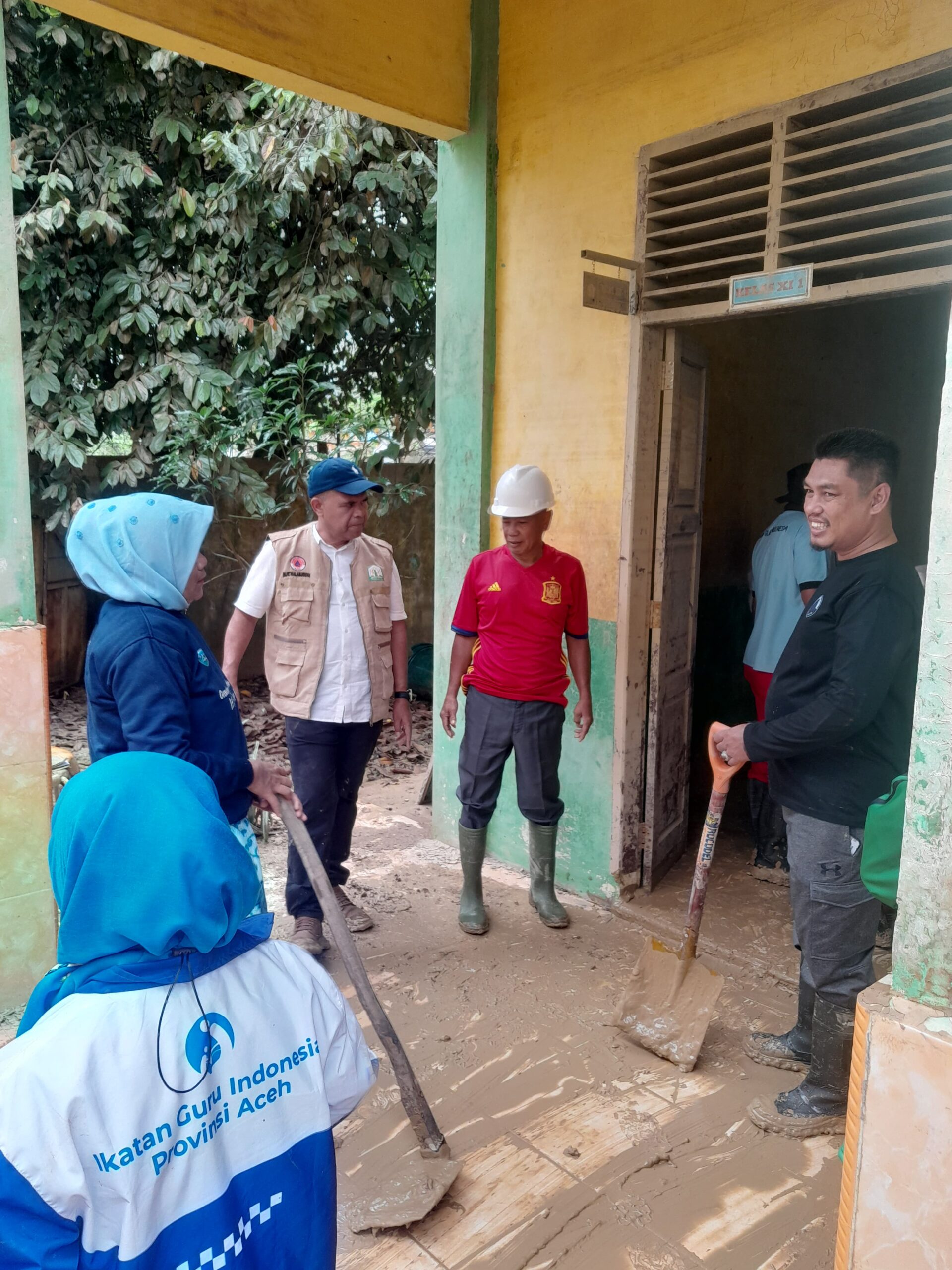 Aceh  Bangkit, Pendidikan Jadi Prioritas: Disdik Aceh Berikan Arahan dan Dukungan untuk Pemulihan Pasca Banjir