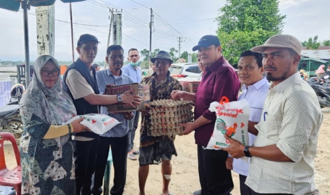 Komisi VII DPR Aceh menunjukkan kepeduliannya terhadap korban bencana dengan menggelar aksi "Peduli Sesama" di Desa Buangan, Kecamatan Meurah Dua, Kabupaten Pidie Jaya, Jumat (12/12/2025).