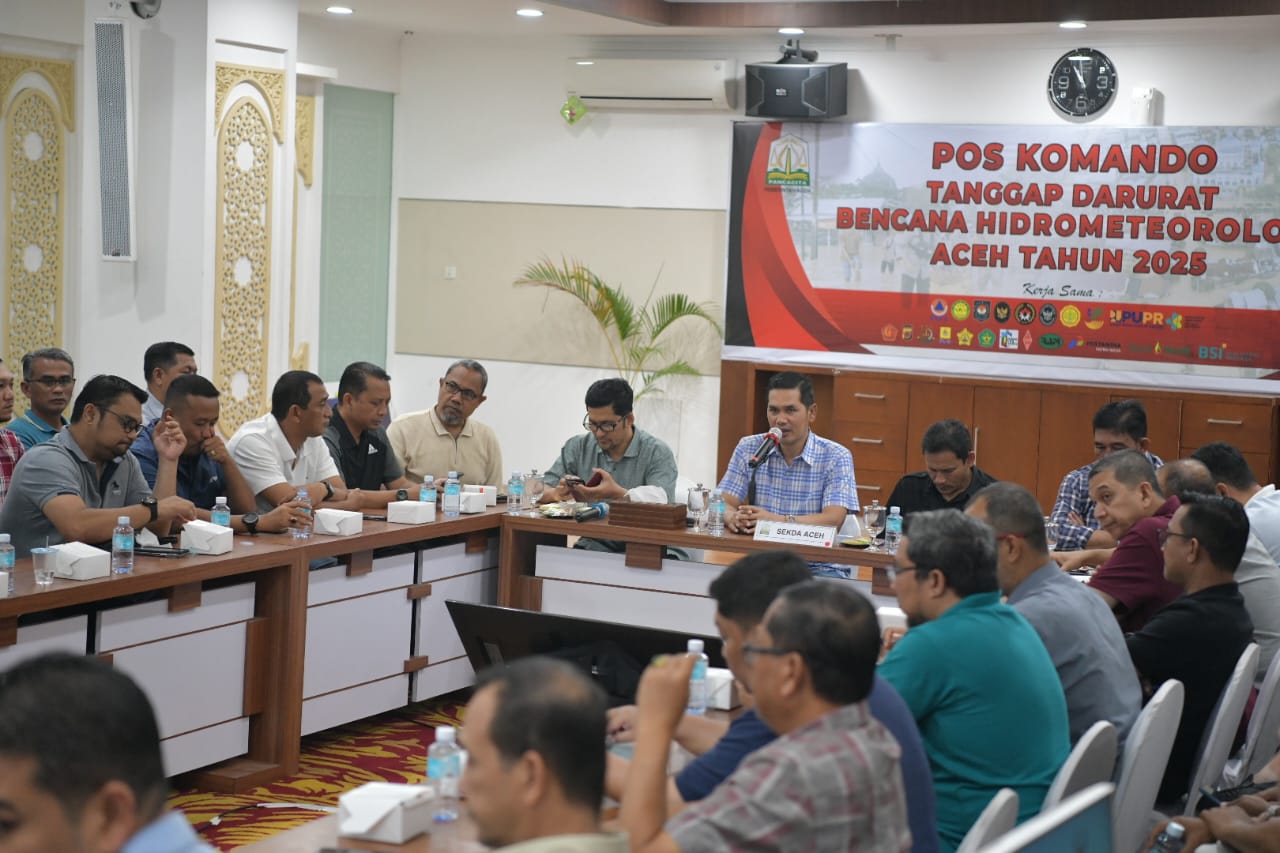 Sekda Aceh, M. Nasir, S.IP, MPA didampingi Para Asisten, Staf Ahli Gubernur serta Kepala SKPA Rapat Persiapan Penugasan Relawan ASN Pemerintah Aceh Tahap II di Kabupaten Aceh Tamiang, Kamis, 01/01/2026.