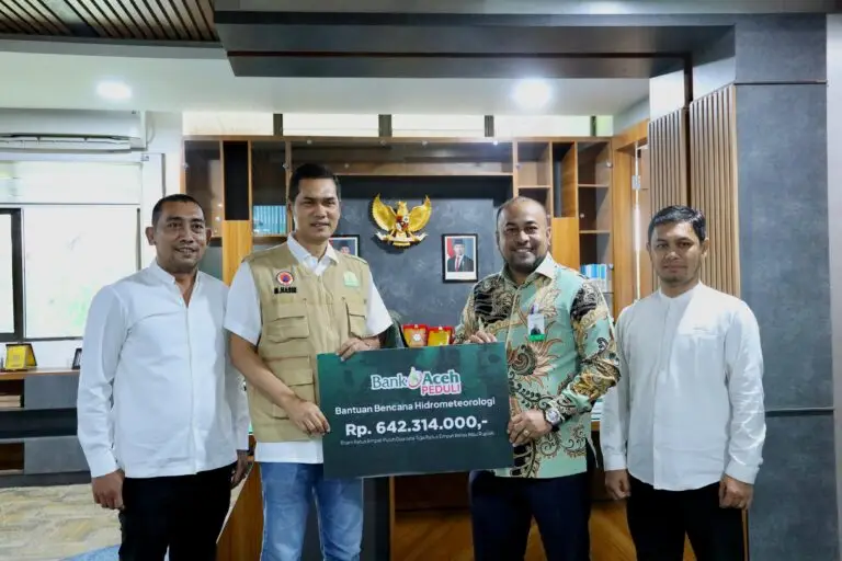 Bank Aceh Salurkan Bantuan Rp 642 Juta Lebih untuk Korban Bencana Hidrometeorologi di Aceh