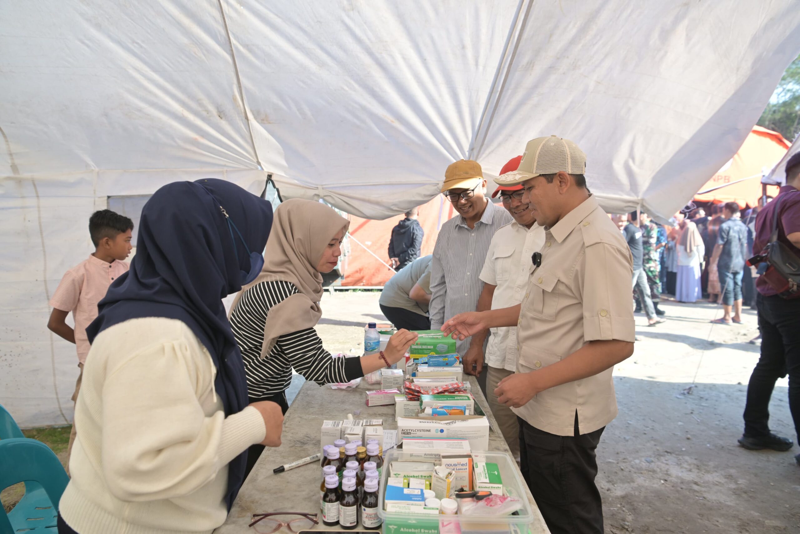 Wakil Gubernur Aceh, Fadhlullah, SE saat mendampingi Mendagri, Tito Karnavian di Kab. Bener Meriah, Minggu, 11 Januari 2026
