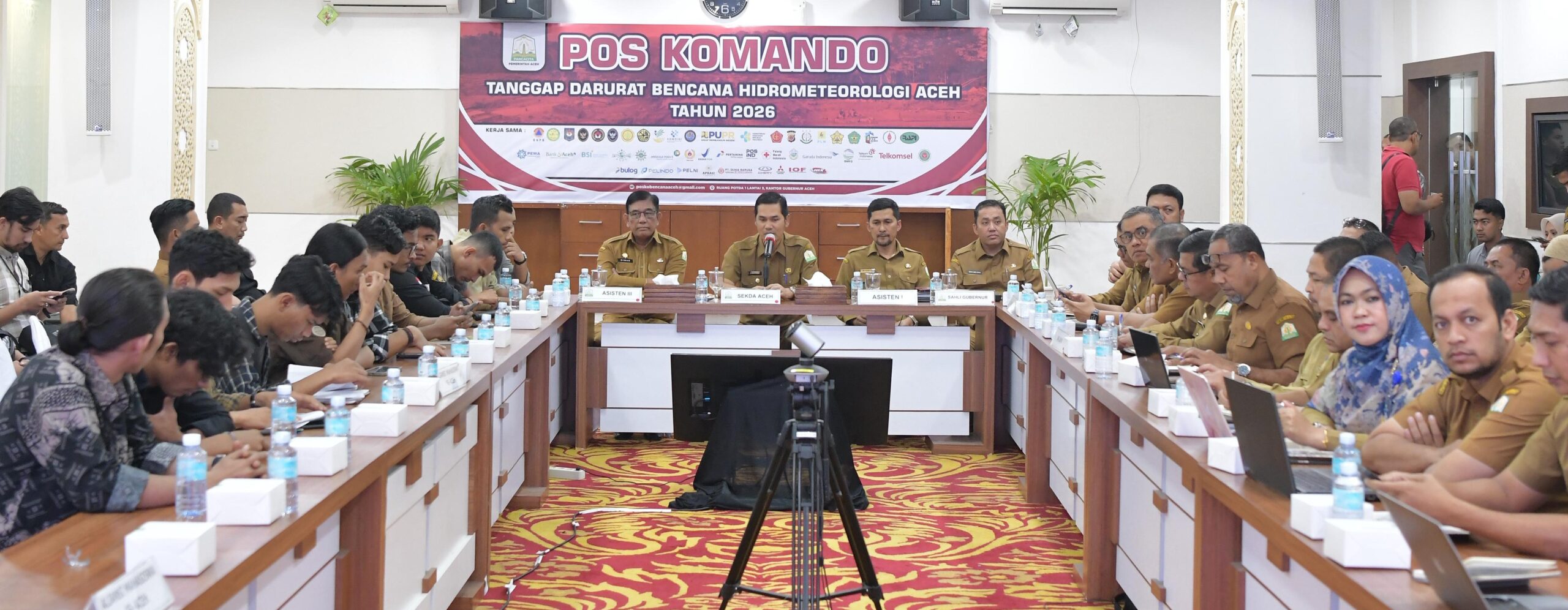 Plt. Kadis Pengairan Aceh Dampingi Sekda Terima Audiensi  Mahasiswa, Fokus Bahas Pemulihan Pascabanjir
