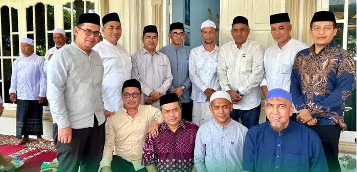 Plh Kadis Pendidikan Dayah Aceh Kunjungi Kediaman Keluarga Ulama Kharismatik Aceh