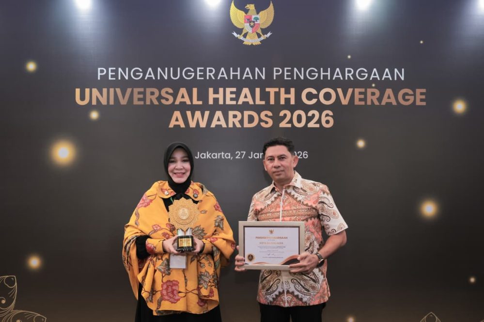 Wali Kota Illiza Terima UHC Award 2026: Banda Aceh Buktikan Komitmen Jaminan Kesehatan untuk Semua!
