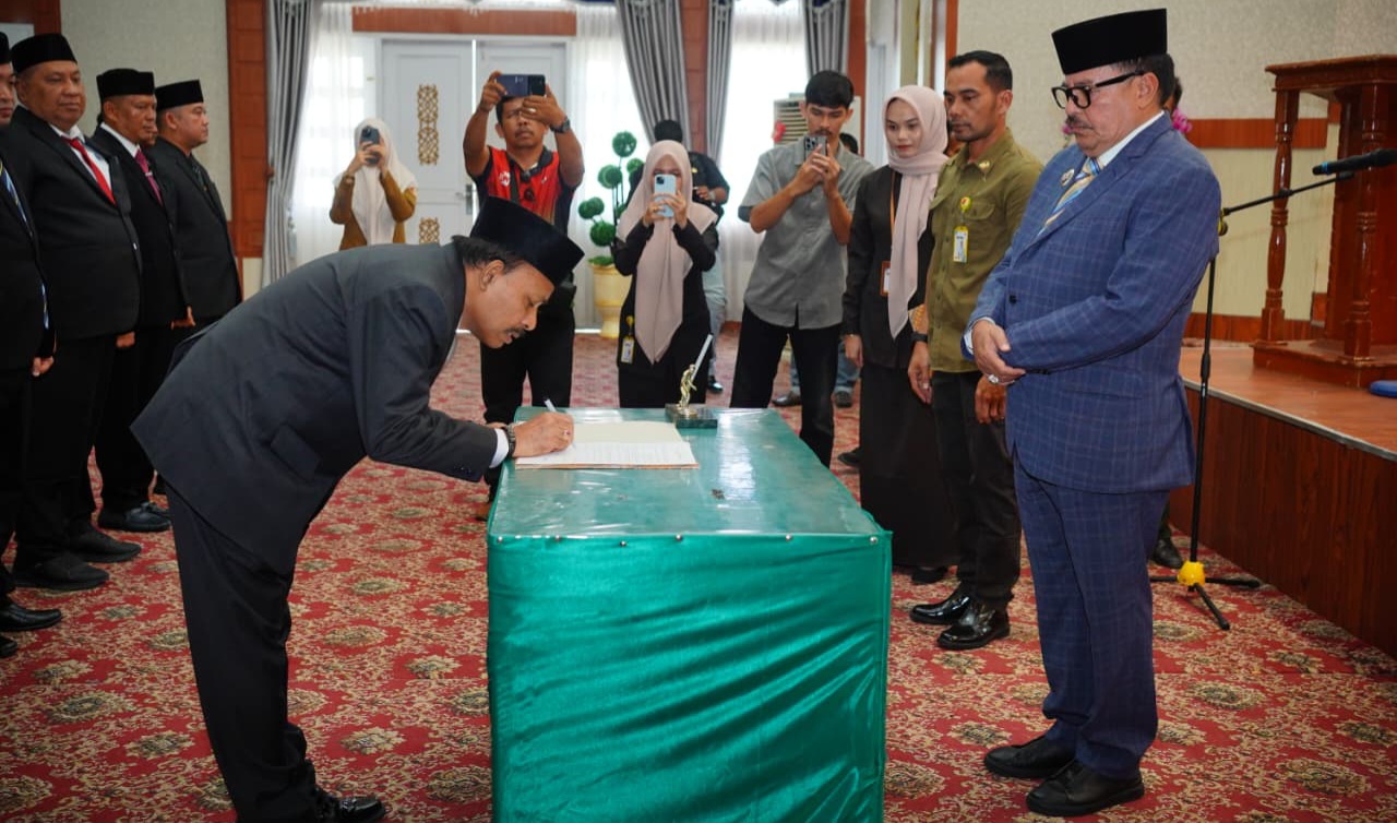 Penyegaran Birokrasi, Bupati TRK Resmi Lantik 13 JPT Pratama