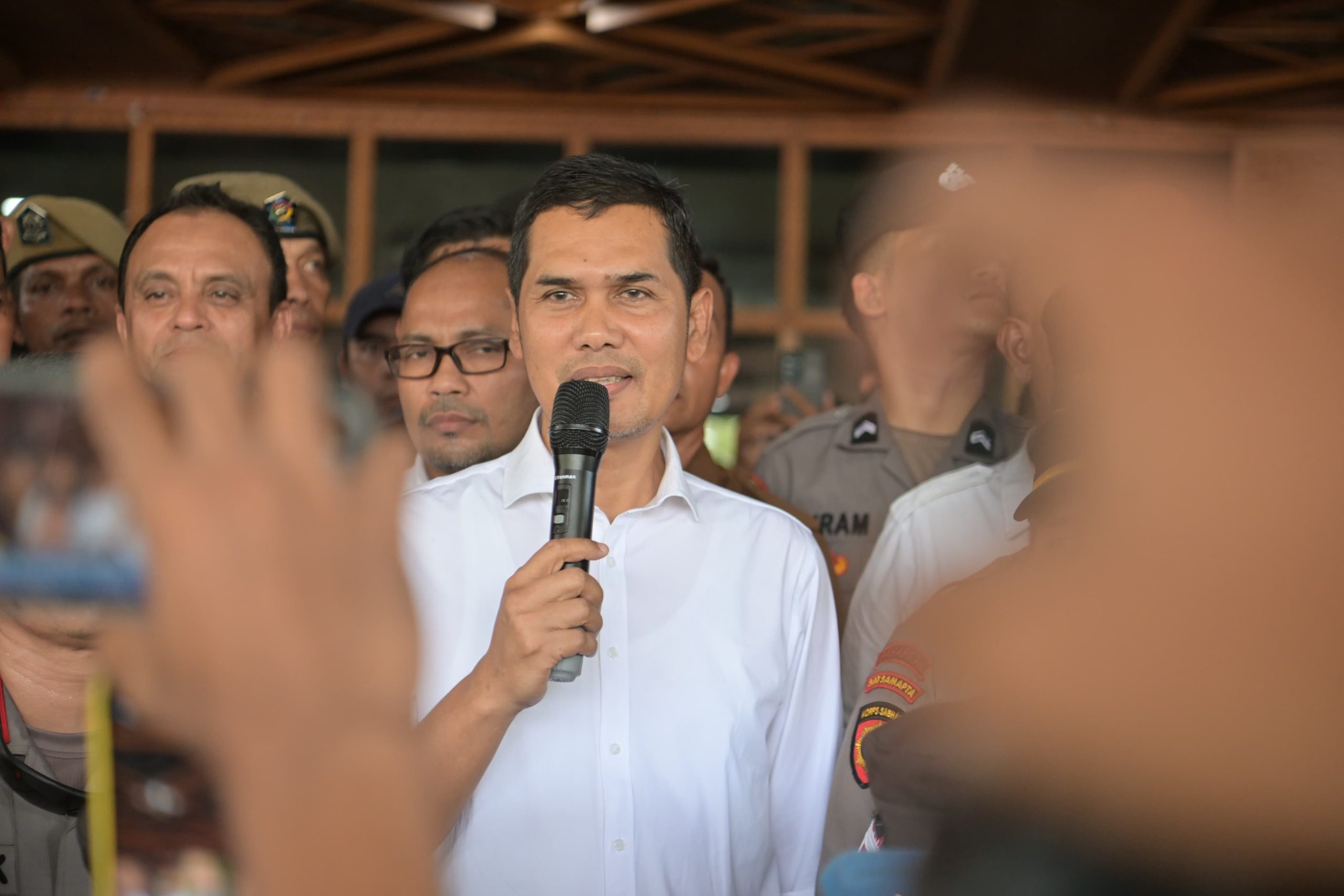 Sekda Aceh Temui Pendemo, Tegaskan Pergub JKA Tidak mengurangi Hak Warga Kurang Mampu untuk Berobat