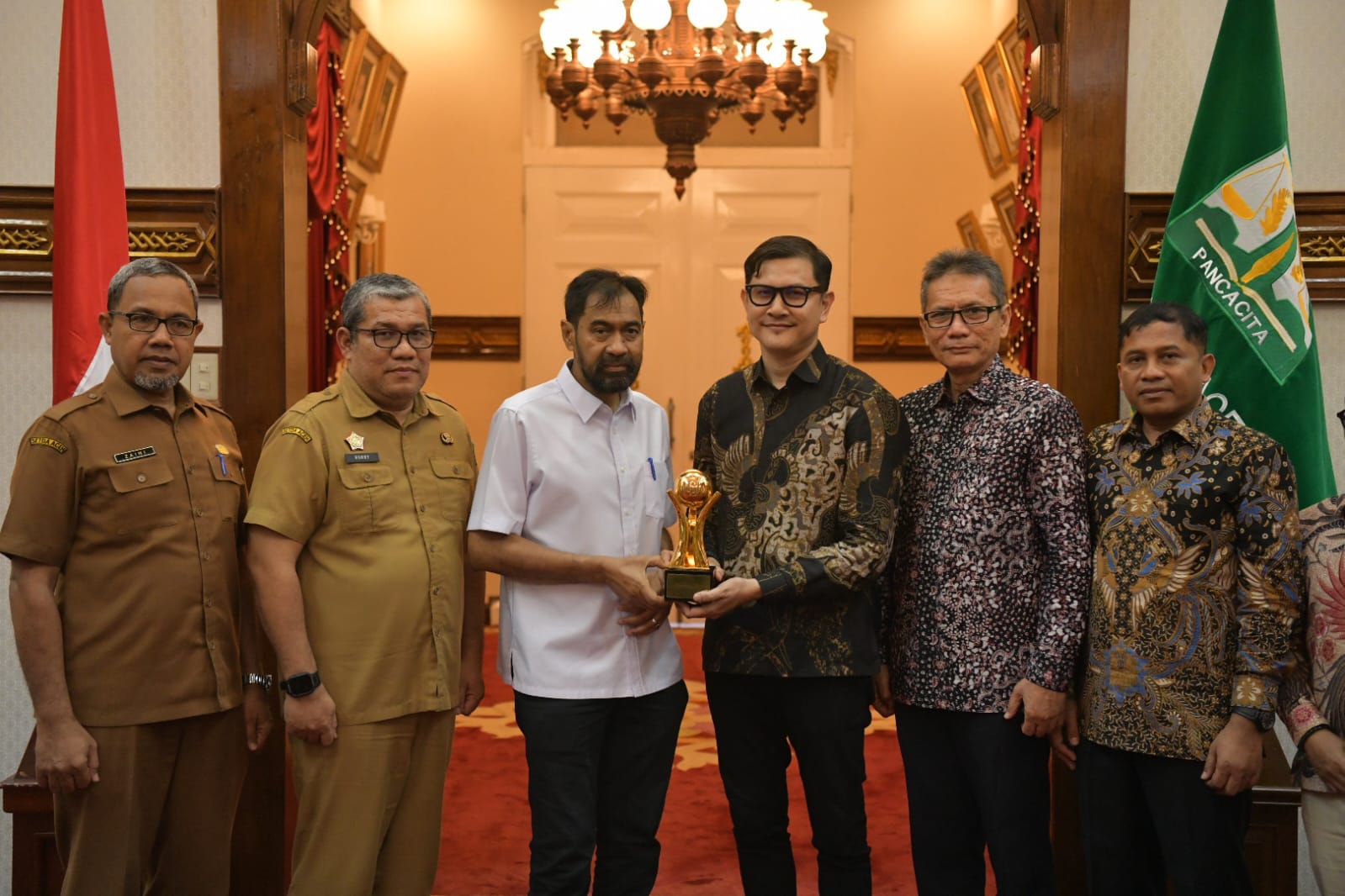 Gubernur Aceh Raih Penghargaan Nasional Top Pembina BUMD 2026
