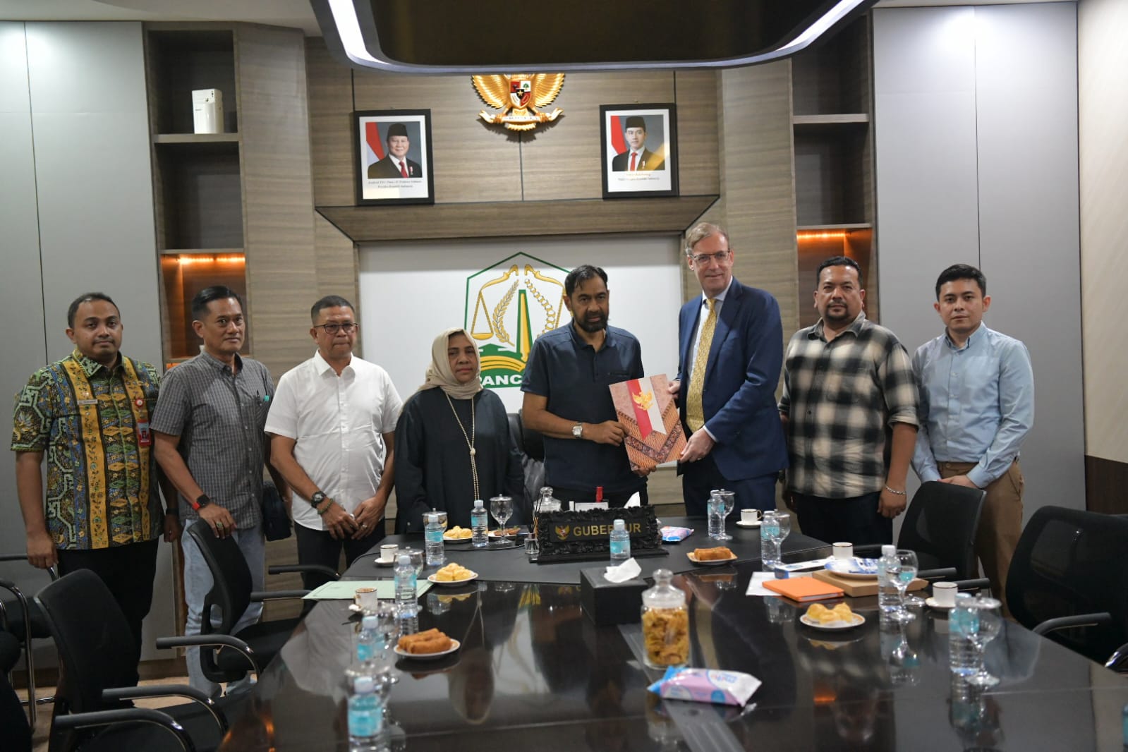 Mualem Sambut Kunjungan Wakil Kepala Perwakilan Kedutaan Belanda di Aceh