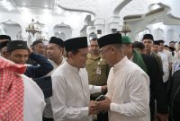 Wagub Aceh H. Fadhlullah salat Idul Adha 1447 H bersama Forkopimda dan ribuan jamaah di Masjid Raya Baiturrahman, Banda Aceh, Rabu (27/5/2026).