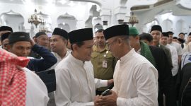 Wagub Aceh H. Fadhlullah salat Idul Adha 1447 H bersama Forkopimda dan ribuan jamaah di Masjid Raya Baiturrahman, Banda Aceh, Rabu (27/5/2026).