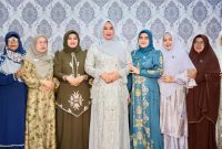 Istri Gubernur Aceh, Marlina Muzakir alias Kak Na, menggelar open house Idul Adha 1447 H di  Gampong Keutambang, Pante Ceureumen, Aceh Barat pada Kamis 28/5/2026.
