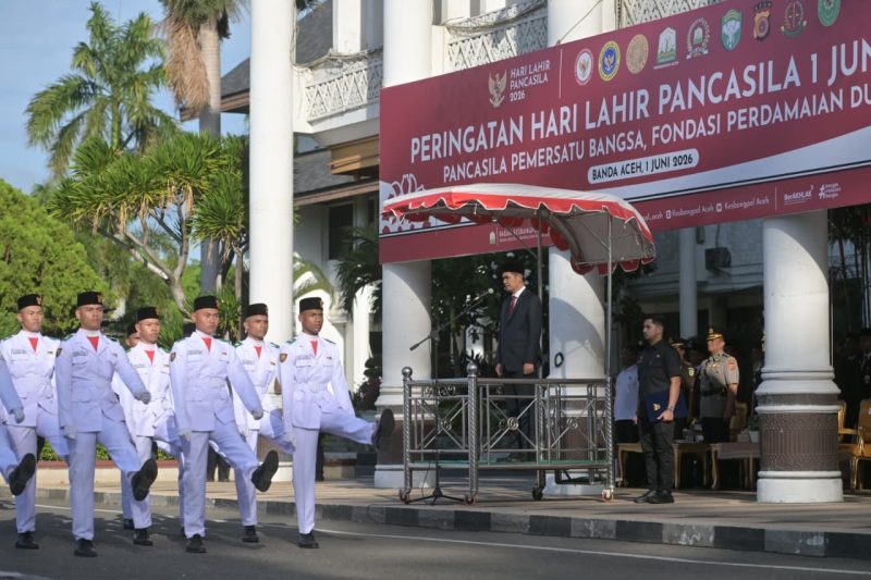 Sekda Aceh M. Nasir pimpin upacara peringatan Hari Lahir Pancasila 2026 di halaman Kantor Gubernur Aceh, Senin (1/6/2026).