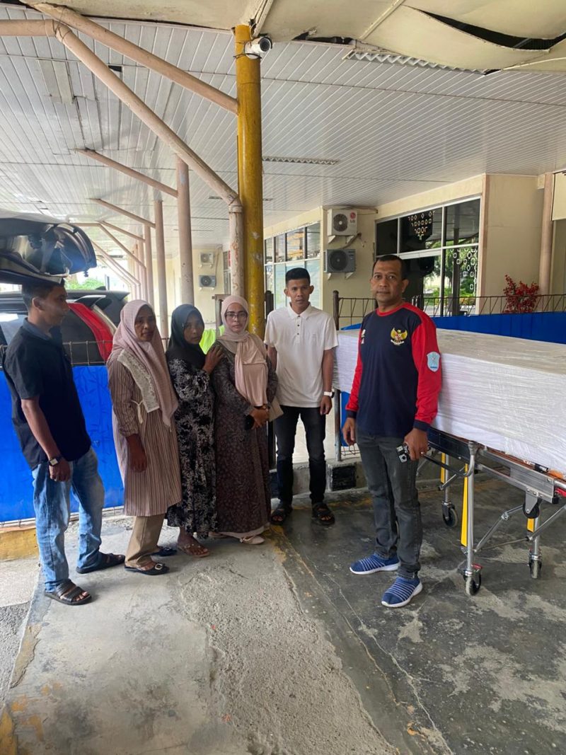 Wakil Gubernur Aceh Fadhlullah bantu proses pemulangan jenazah Fatimah Zahra, warga Gampong Tufah Jeulatang, Glumpang Tiga, Pidie, yang meninggal di Malaysia 28 Mei 2026.
