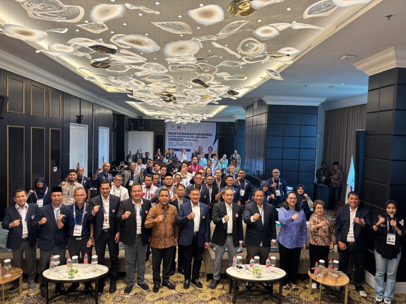 Sekda Aceh, M. Nasir, S.IP, MPA selaku Wakil Ketua Umum 1 PB IKASI mengikuti Musyawarah Nasional (Munas) PB IKASI (Ikatan Anggar Seluruh Indonesia) Tahun 2026 di Hotel Swiss-bel Boutique, Yogyakarta, Sabtu, 13 Juni 2026