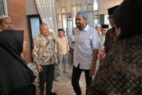 Gubernur Aceh Muzakir Manaf takziah ke rumah duka mantan Gubernur dr. Zaini Abdullah di Garot, Aceh Besar, Minggu 21/6/2026. Disambut keluarga almarhum, Gubernur sampaikan belasungkawa & doa. Pemerintah Aceh hormati jasa almarhum untuk pembangunan & perjuangan rakyat Aceh, Minggu 21/06/2026.