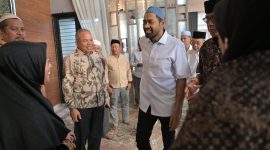 Gubernur Aceh Muzakir Manaf takziah ke rumah duka mantan Gubernur dr. Zaini Abdullah di Garot, Aceh Besar, Minggu 21/6/2026. Disambut keluarga almarhum, Gubernur sampaikan belasungkawa & doa. Pemerintah Aceh hormati jasa almarhum untuk pembangunan & perjuangan rakyat Aceh, Minggu 21/06/2026.