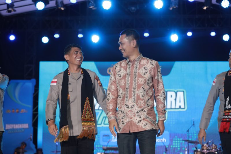 Sekda Aceh M. Nasir mewakili Gubernur Mualem hadiri puncak Bhayangkara Fest 2026 di Mapolda. Apresiasi sinergi Polri-masyarakat & ucapkan selamat HUT Bhayangkara ke-80, Selasa 23/06/2026.