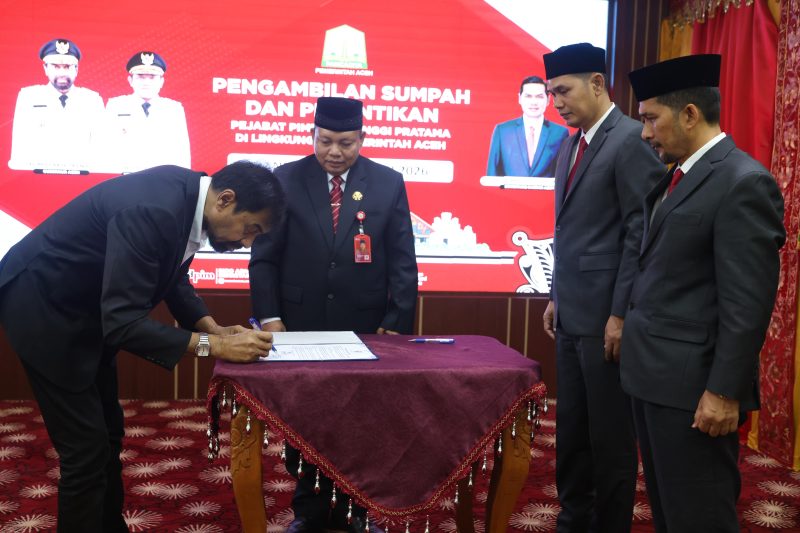 Gubernur Mualem lantik Dr. Misran Fuadi S.Ag., MAP sebagai Kepala Dinas Syariat Islam Aceh. Diharapkan kuatkan implementasi syariat & pelayanan publik untuk masyarakat Aceh, Selasa 23/06/2026.