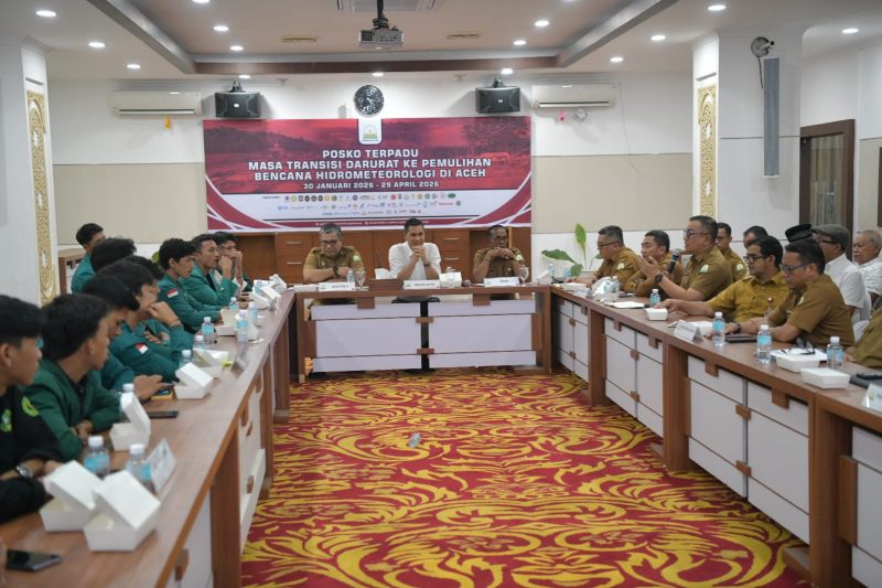 Sekda M. Nasir terima audiensi mahasiswa, paparkan progres pemulihan pascabencana hidrometeorologi Aceh. Kerusakan disebut lebih luas dari tsunami 2004, pemulihan 50% & butuh rehab 395 ribu rumah, Selasa 23/06/2026.