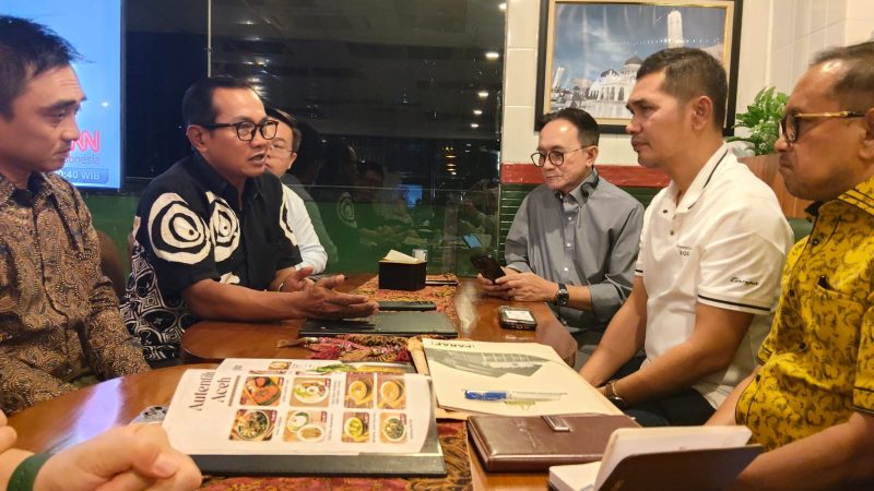 Sekda Aceh M. Nasir menghadiri pertemuan prospek pengembangan PLTS di Aceh bersama PLN Pusat, PLN Aceh, Kementerian Komdigi, dan Kadis ESDM Aceh, Jumat 26/6/2026 di Jakarta.