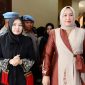 Ketua TP PKK Aceh Marlina Muzakir atau Kak Na menyambut kedatangan Kapolda Aceh baru Irjen Pol Ruddi Setiawan dan Ketua Bhayangkari Polda Aceh Sari Ruddi Setiawan di Ruang VIP Bandara Internasional Sultan Iskandar Muda, Minggu 5/7/2026. 