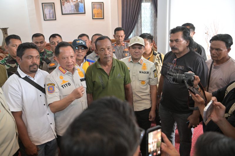Menteri Dalam Negeri bersama Wakil Gubernur Aceh Fadhlullah melakukan kunjungan kerja ke Kabupaten Bener Meriah, Selasa 7/7/2026. 