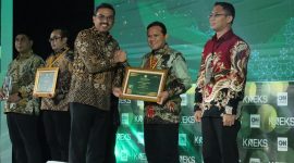Pemerintah Aceh kembali menorehkan prestasi dengan meraih 9 penghargaan dalam Anugerah Adinata Syariah 2026 di Jakarta, Senin 6/7/2026. 