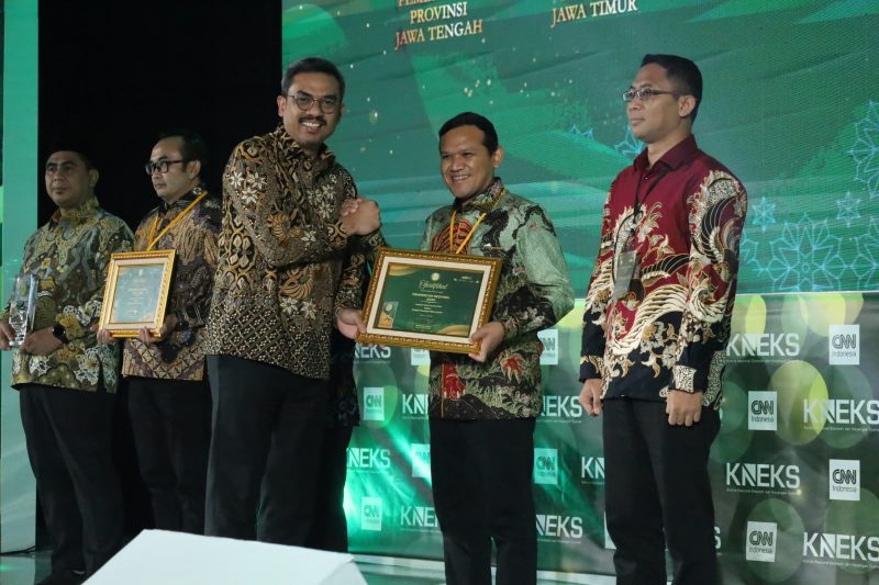 Pemerintah Aceh kembali menorehkan prestasi dengan meraih 9 penghargaan dalam Anugerah Adinata Syariah 2026 di Jakarta, Senin 6/7/2026. 