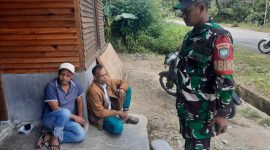 Koptu Armaya, saat melaksanakan komunikasi sosial bersama warga, Selasa (28/7/2026).Foto.dok:Ist