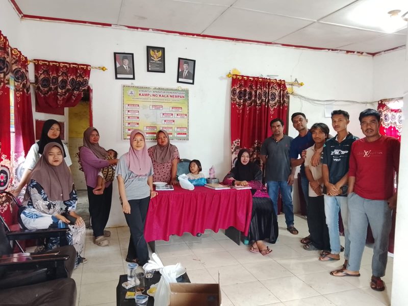 Pemerintah Kampung Kala Nempan bersama ibu-ibu kader, pemuda, dan aparatur desa saat berkumpul di kantor desa dalam rangka persiapan menyambut HUT ke-81 Kemerdekaan Republik Indonesia di Kecamatan Bandar, Kabupaten Bener Meriah, Senin (3/8/2026).foto.(dok: Rahmat Ramadhan)