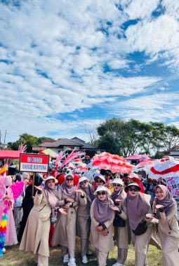 Penuh Keceriaan, SDN Bahgie Bertona Unjuk Kreativitas di Karnaval HUT RI ke-81