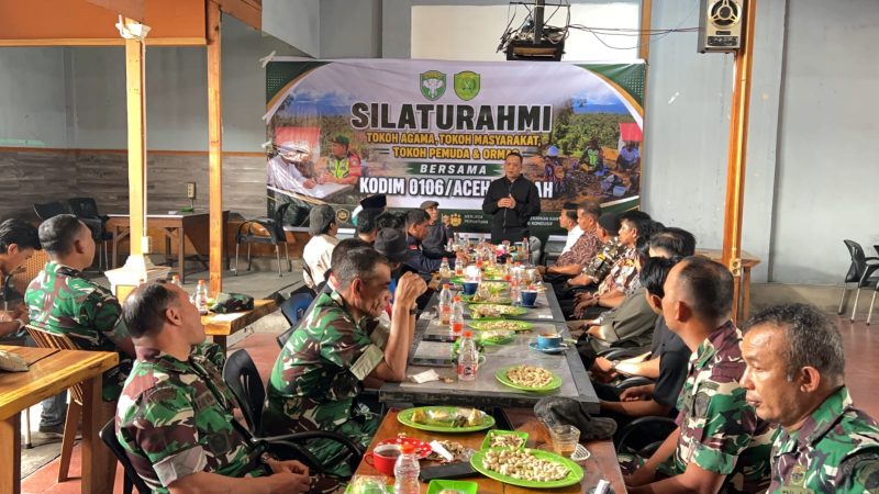 Ket Foto: Dandim 0106/Aceh Tengah Letkol Czi Rudy Haryanto bersama tokoh agama, tokoh masyarakat, tokoh pemuda dan pimpinan organisasi kemasyarakatan saat mengikuti kegiatan silaturahmi dalam rangka memperkuat persatuan dan perdamaian, Sabtu (22/8/2026).Dok:ist