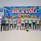 Tim bola voli berfoto bersama sebelum mengikuti Open Tournament Bola Voli dalam rangka memperingati HUT ke-81 TNI Tahun 2026.dok:Ist